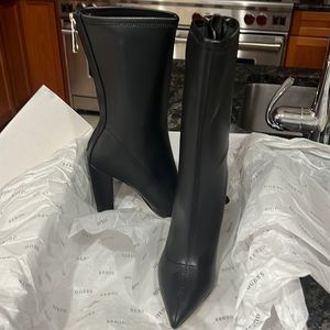 Guess boots New 7M